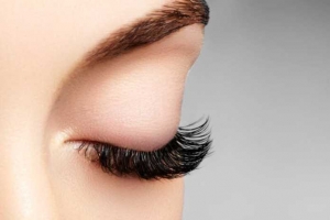 How to Grow Thicker and Longer Eyelashes